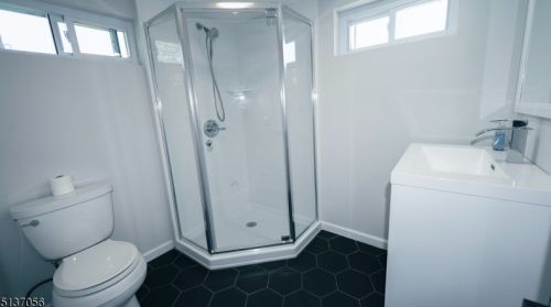 49 Woodland Ave, Whippany NJ  07981-1121 exterior