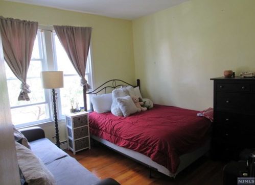 53 Hamilton Ave, Fairview NJ 07022-2040 exterior