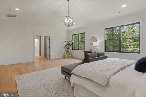 6516 Beverly Ave, Mc Lean VA 22101-5222 exterior