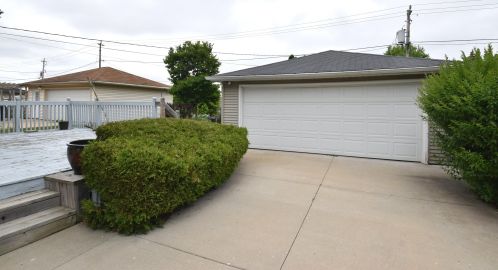 2632 93, Milwaukee WI 53227-1525 exterior