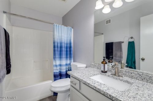 17244 46 Pl, Phoenix AZ 85042-5310 exterior