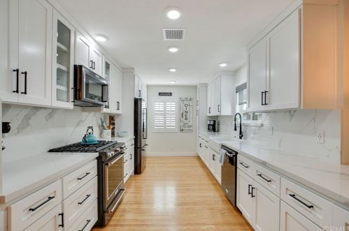 14015 Cornuta Ave, Bellflower CA 90706-4877 exterior