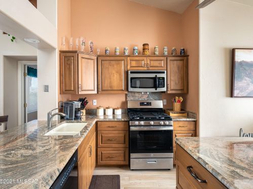 1484 Ganymede Dr, Tucson AZ 85737-3418 exterior