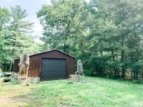 334 Ledge Rd, Killingly CT 06241-1910 exterior