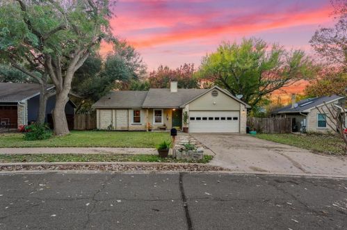 8408 Dixon Dr, Austin TX 78745-7515 exterior