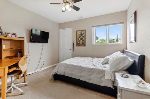 1462 Pegaso St, Encinitas CA  92024-4749 exterior