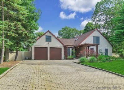 8 White Spruce Cir, Commack NY 11725-4323 exterior