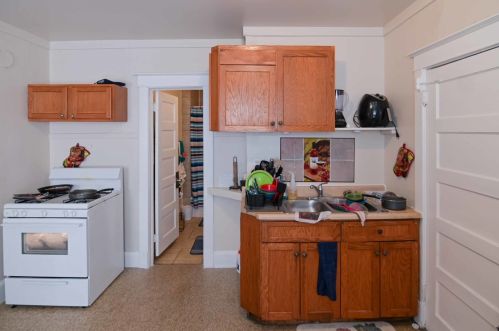 722 8th St, Waukegan IL 60085-7210 exterior