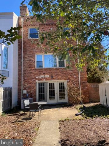 1158 Kensington Rd, Mc Lean VA  22101-2966 exterior