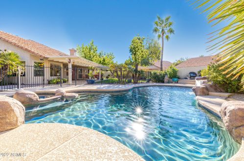 17002 32 Way, Phoenix AZ 85018-3973 exterior