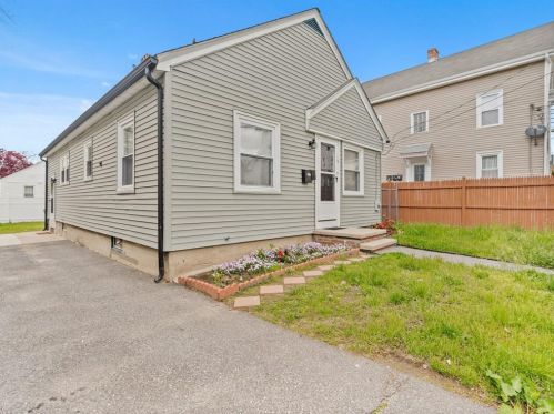 44 Unit St, Providence, RI 02909-4027