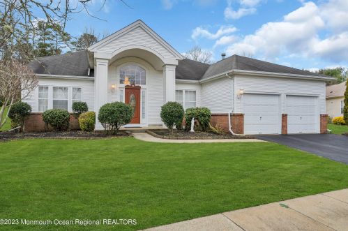 11 Anthony Cir, Lakehurst, NJ 08759-6051