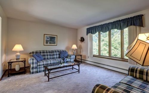 22 Lyda Dr, Milford CT 06460-3756 exterior