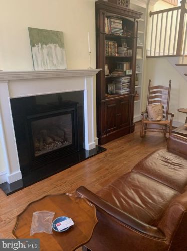 219 Royal St, Alexandria VA  22314-2626 exterior