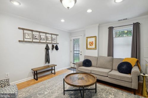 819 9th St, Washington DC  20002-3731 exterior