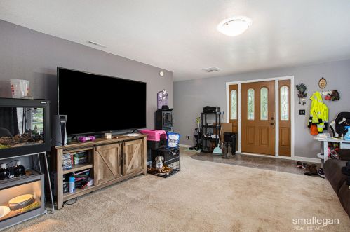 875 Dangl Rd, Meskegon MI 49442-6303 exterior