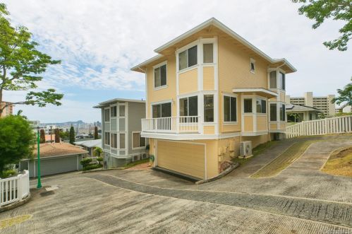 982 Prospect St, Honolulu, HI 96822-3440