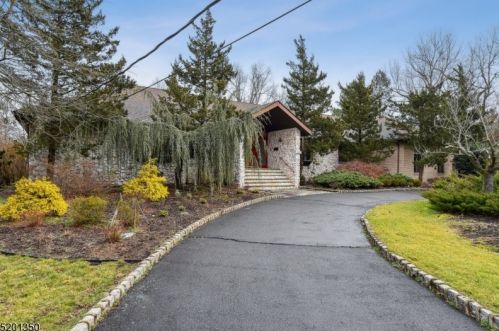 287 Orange Ave, Livingston, NJ 07039-5901