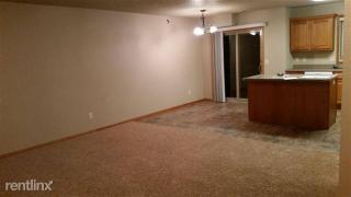 1621 35th St, Bismarck ND  58501-7793 exterior