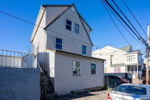 79 Jasper St, Paterson, NJ 07522-1946