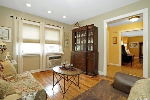 140 Cornell Dr, Commack NY 11725-2504 exterior