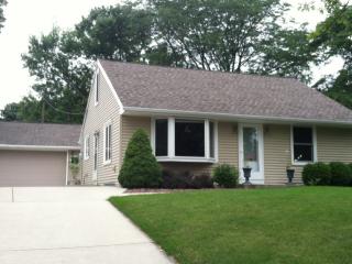 2129 115th St, Milwaukee WI  53226-2220 exterior