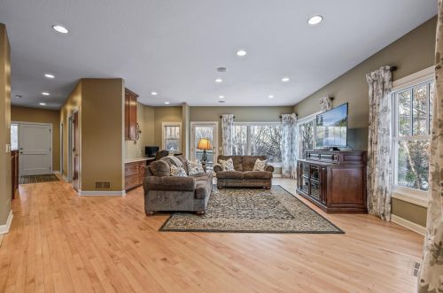 3211 Crestmoor Dr, Saint Paul MN 55125-5010 exterior