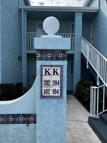 1675 Green Acres Cir, Fort Pierce, FL 34952-5081