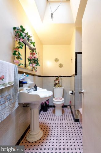 1903 30 St, Philadelphia PA 19121-1818 exterior