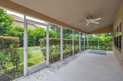 10246 Evergreen Hill Dr, Tampa FL 33647-2944 exterior