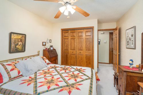 331 Hickory St, Duluth MN 55811-4814 exterior