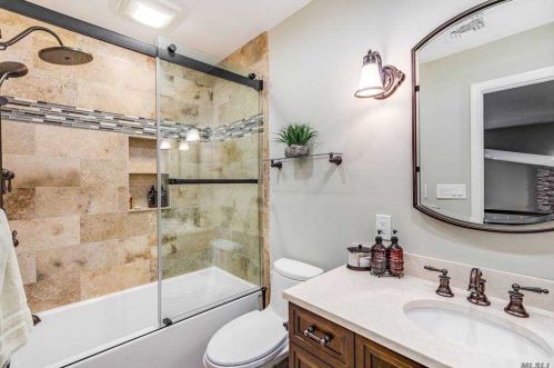 90 Hamlet Dr, Commack NY 11725-4438 exterior