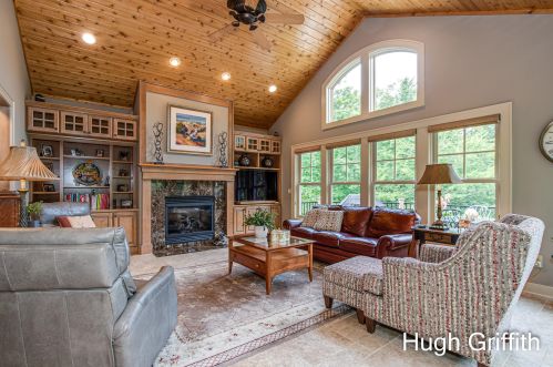 2041 Tall Pne Dr, Grand Rapids MI exterior