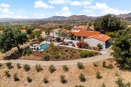 39111 Chaparral Dr, Temecula CA 92592-2020 exterior