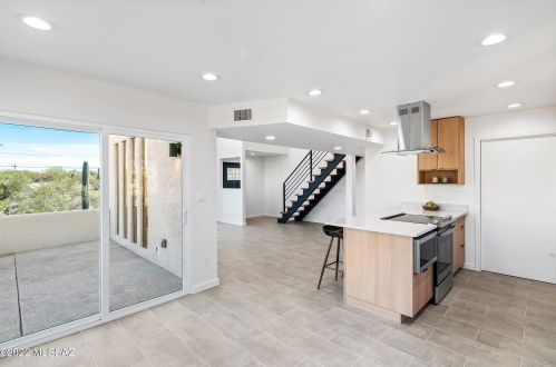 851 Roller Coaster Rd, Tucson AZ  85704-2626 exterior