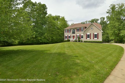 5 Markus Ct, Jackson Twp NJ  08527-2886 exterior