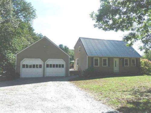 135 Bee Hole Rd, Concord, NH 03307-1317