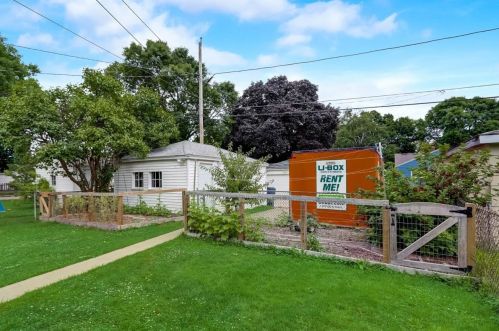 3172 80th St, Milwaukee WI  53219-3501 exterior