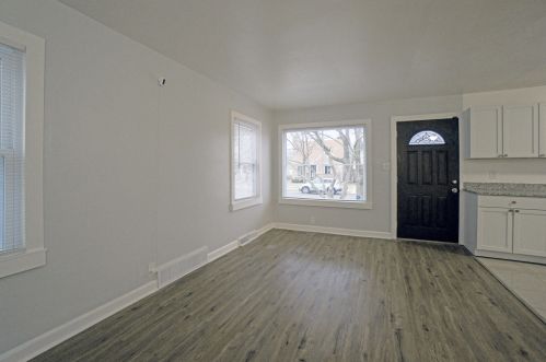 4876 41st St, Milwaukee, WI 53209-5208