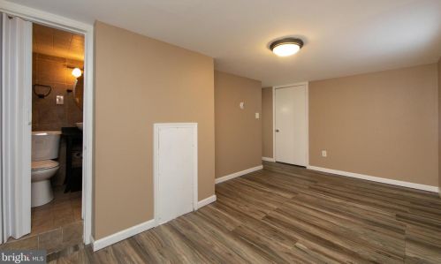 6829 Waldorf Ave, Camden NJ 08110-6109 exterior