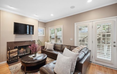 4008 Kolmar Ave, Chicago IL 60712-4703 exterior