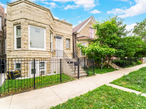 4121 Arthington St, Chicago, IL 60624-3504