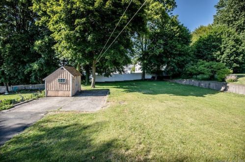 96 Wallace Row, Wallingford CT 06492-3137 exterior