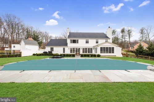 8701 Belmart Rd, Rockville MD  20854-1610 exterior