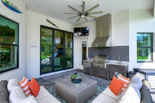 6554 Amarone Ln, Naples FL exterior