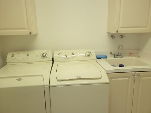 8 Harbour Isle Dr, Fort Pierce FL 34949-2750 exterior