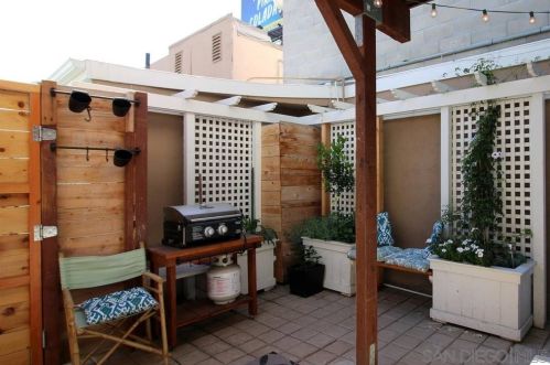 1146 Garnet Ave, San Diego CA 92109-2833 exterior