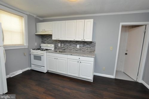 243 Parkinson Ave, Trenton NJ  08610-5409 exterior