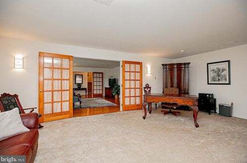 66 Red Lion Rd, Huntingdon Valley PA 19006-6436 exterior