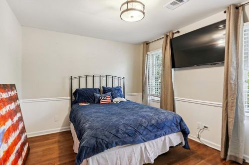 520 Forest Valley Rd, Atlanta GA  30342-2303 exterior